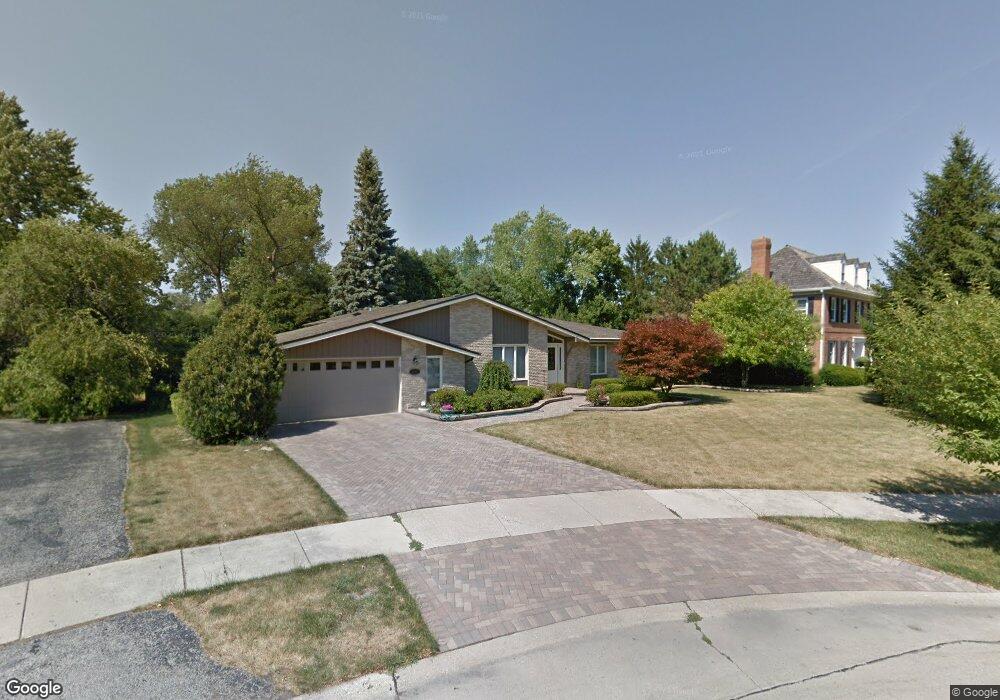 1115 Shady Ln, Wheaton, IL 60187 - photo 1