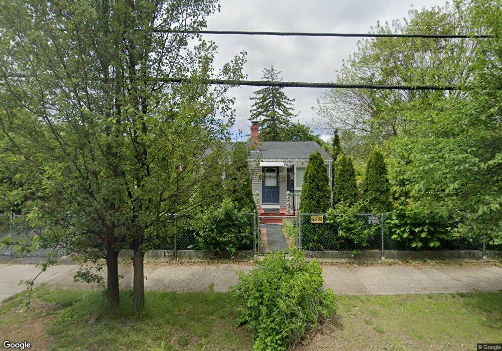 428 Berkshire Ave, Springfield, MA 01109 - photo 1