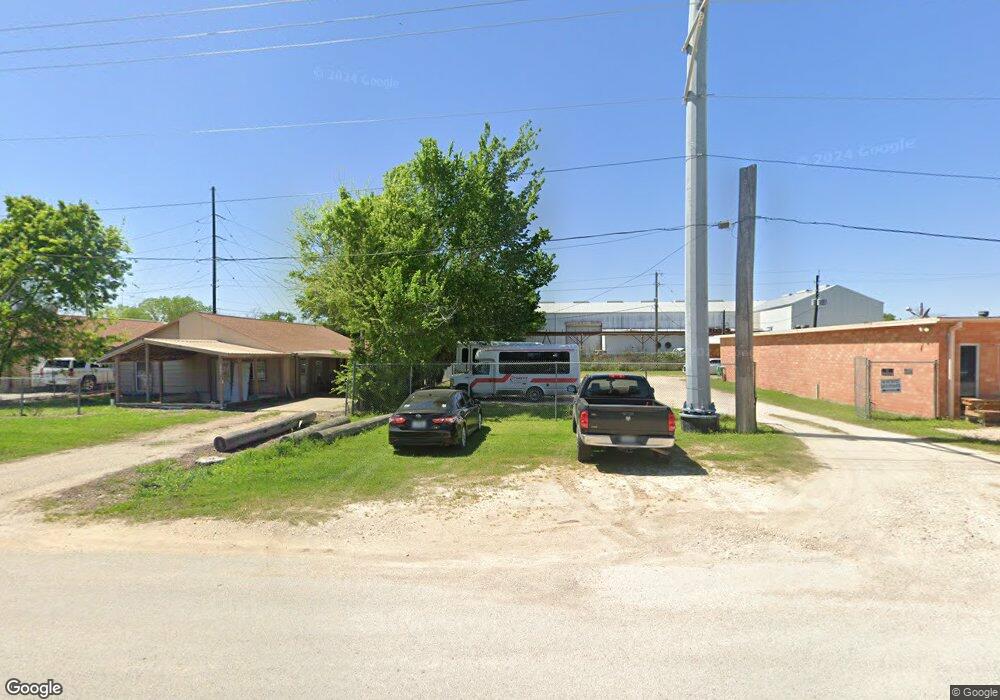 1512 Avenue G, Bay City, TX 77414 - photo 1