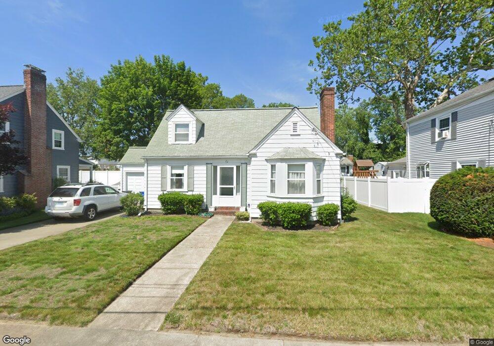 22 Roger Williams Cir, Cranston, RI 02905 - photo 1