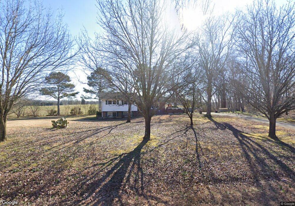 1311 N Fairview Rd, Lavonia, GA 30553 - photo 1
