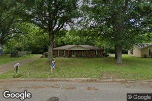 1217 Queensgate Dr, Tupelo, MS 38801