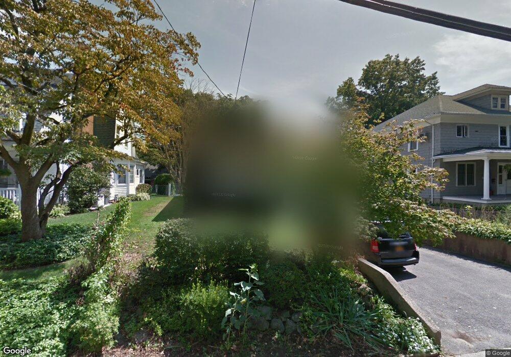 8 Red Spring Ln, Glen Cove, NY 11542 - photo 1