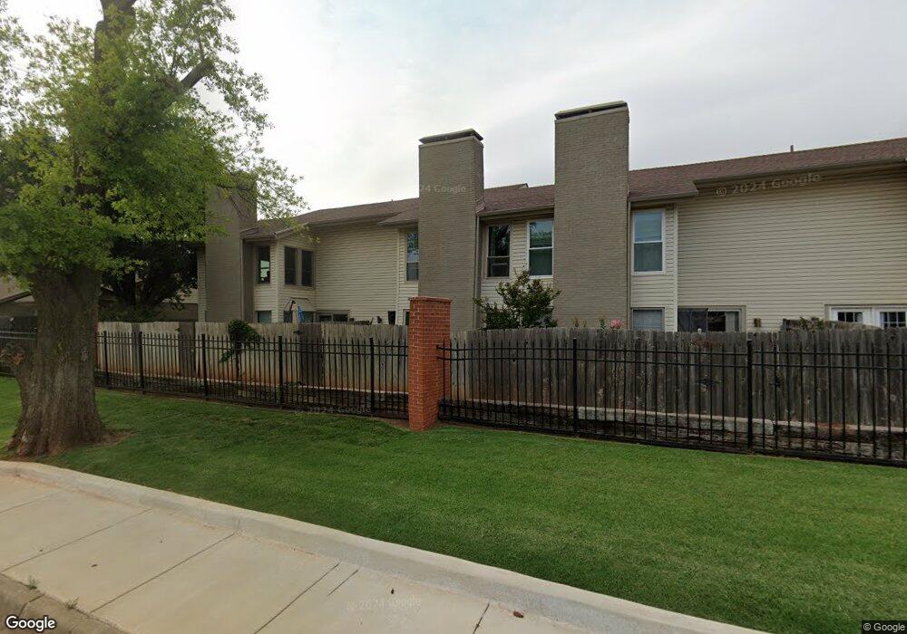 11408 Benttree Cir unit 11408, Oklahoma City, OK 73120 - photo 1