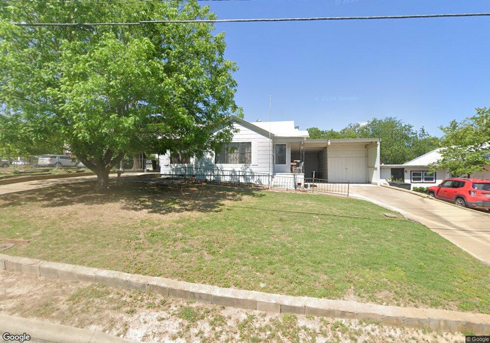 806 Reuben St, Fredericksburg, TX 78624 - photo 1