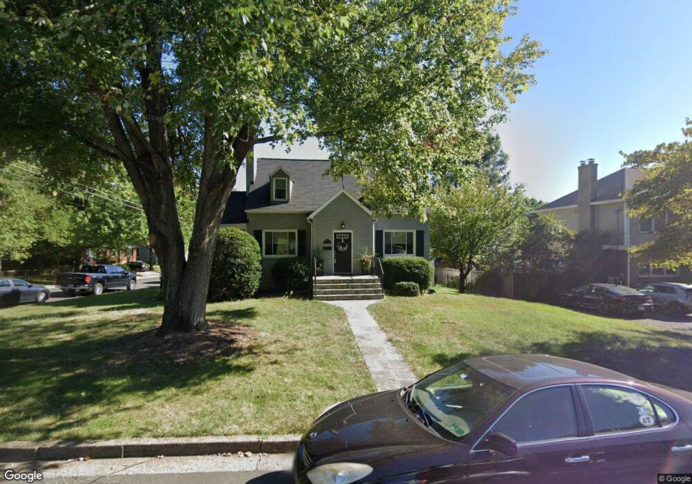 320 Walnut St, Falls Church, VA 22046 - photo 1