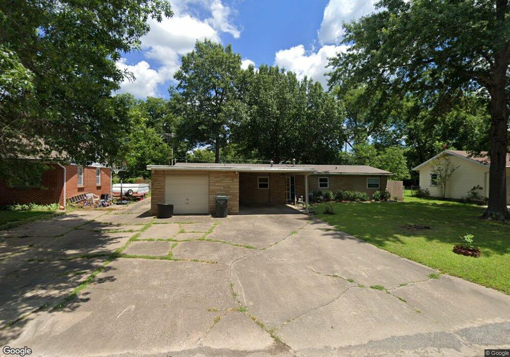 1210 N Cherokee Ave, Claremore, OK 74017 - photo 1