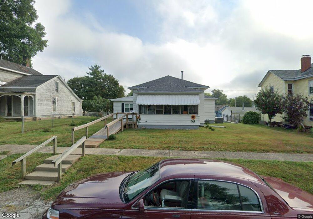 251 E Springfield St, Virginia, IL 62691 - photo 1