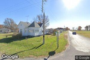 30 S 4th St, Radom, IL 62876