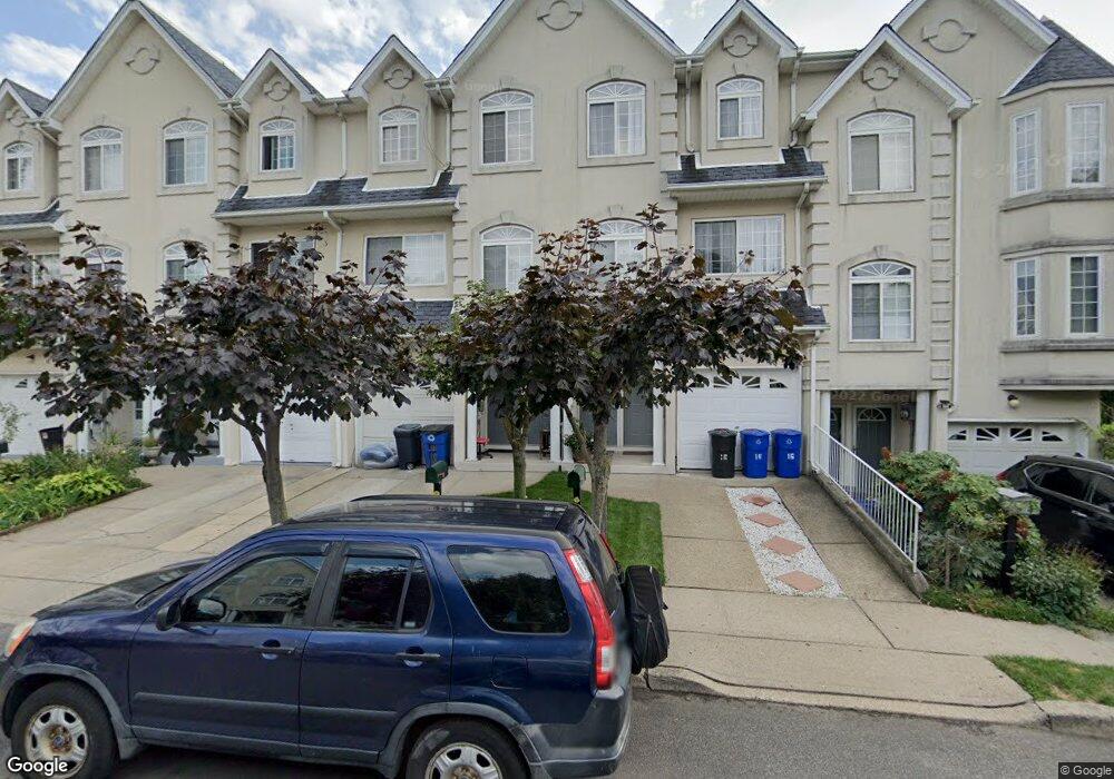 18 Waterview Ct, Staten Island, NY 10305 - photo 1