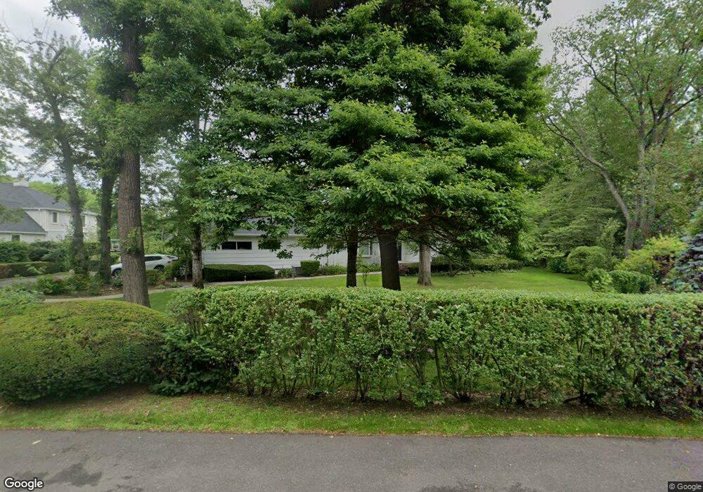 111 Hicks Ln, Great Neck, NY 11024 - photo 1