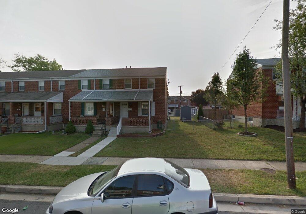 1037 Foxwood Ln, Essex, MD 21221 - photo 1