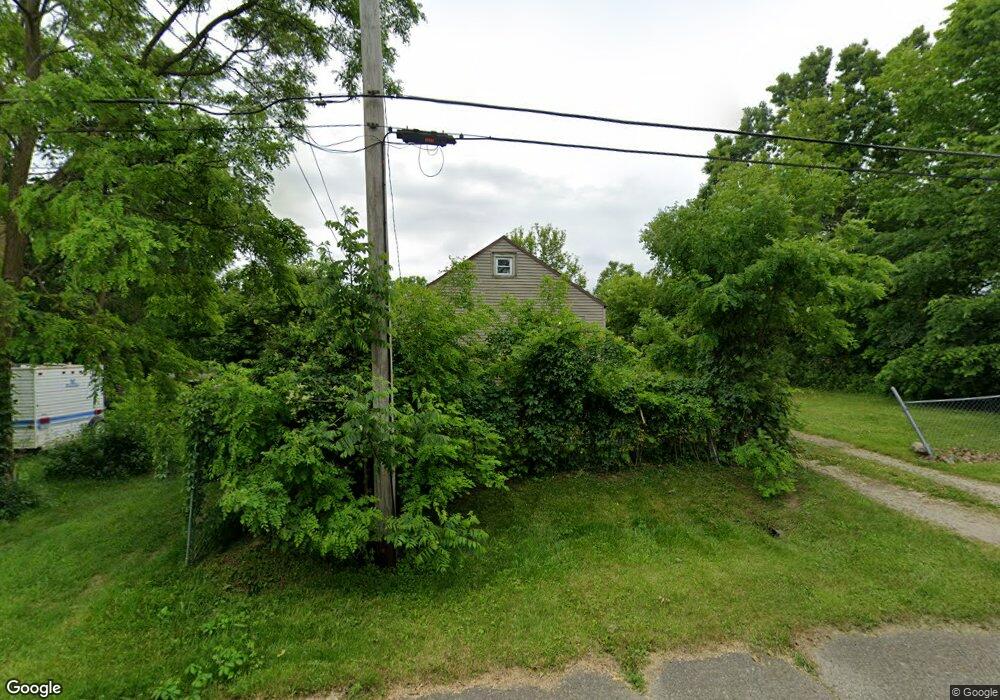 1084 Charles Ave, Flint, MI 48505 - photo 1