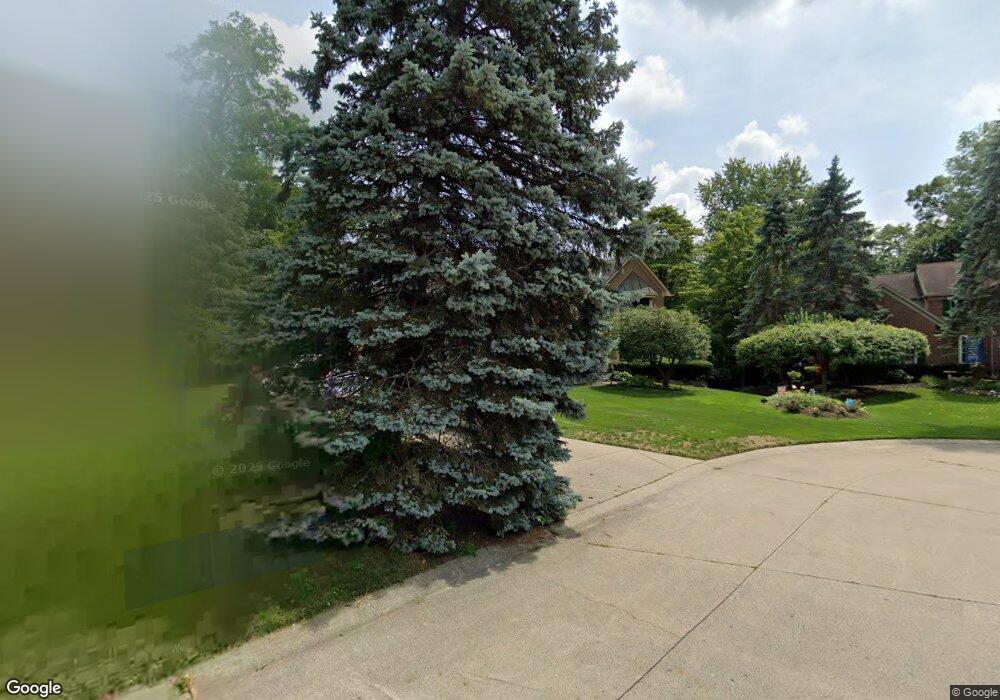 2169 Chestnut Ct, West Bloomfield, MI 48324 - photo 1