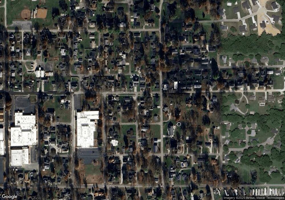 826 Railroad St, Covington, IN 47932 - photo 1