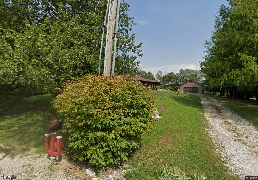 706 S Persimmon Ln, Princeton, IN 47670 - photo 1