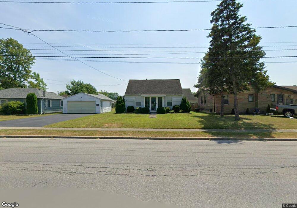 823 Meadow Dr, North Tonawanda, NY 14120 - photo 1