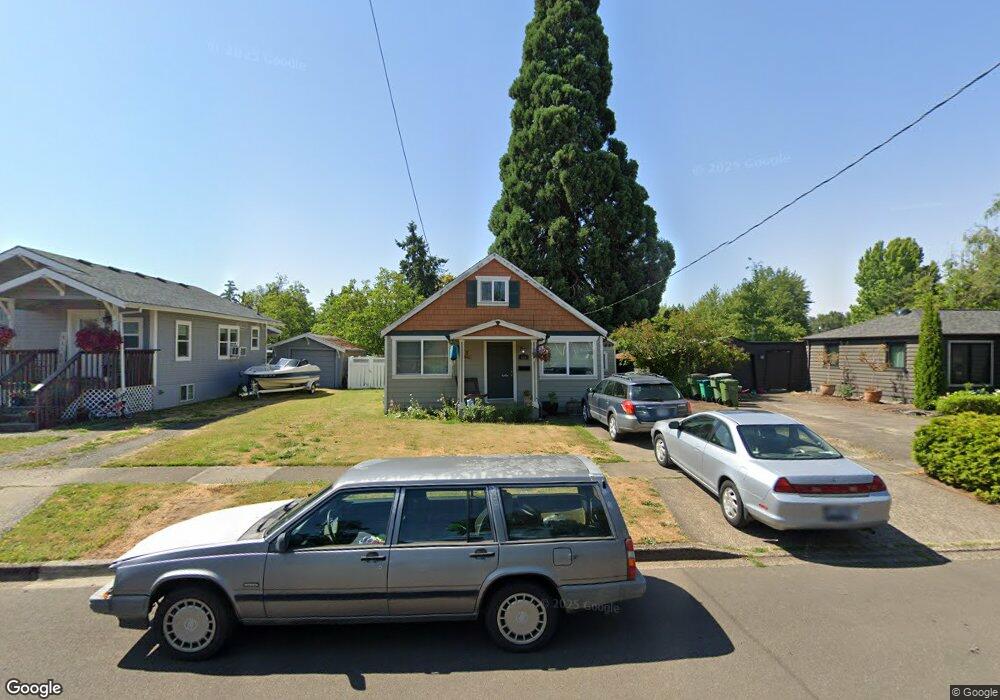 804 E 8th St, Newberg, OR 97132 - photo 1