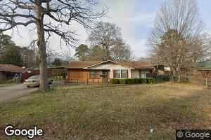 206 W Mary St, Vivian, LA 71082