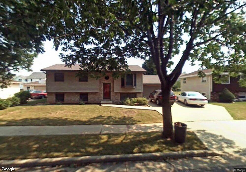 513 Jeffrey St, Combined Locks, WI 54113 - photo 1