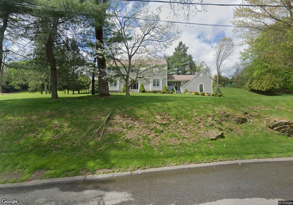 6 Suzanne Ln, Pleasantville, NY 10570 - photo 1