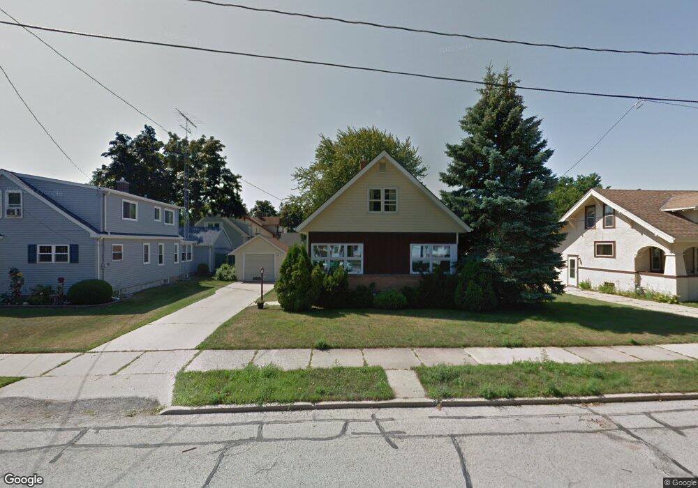 1909 27th St, Two Rivers, WI 54241 - photo 1