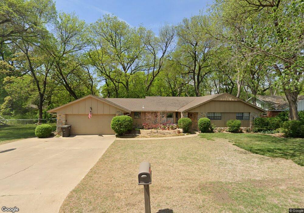 2933 Cambridge Ct, Bartlesville, OK 74006 - photo 1