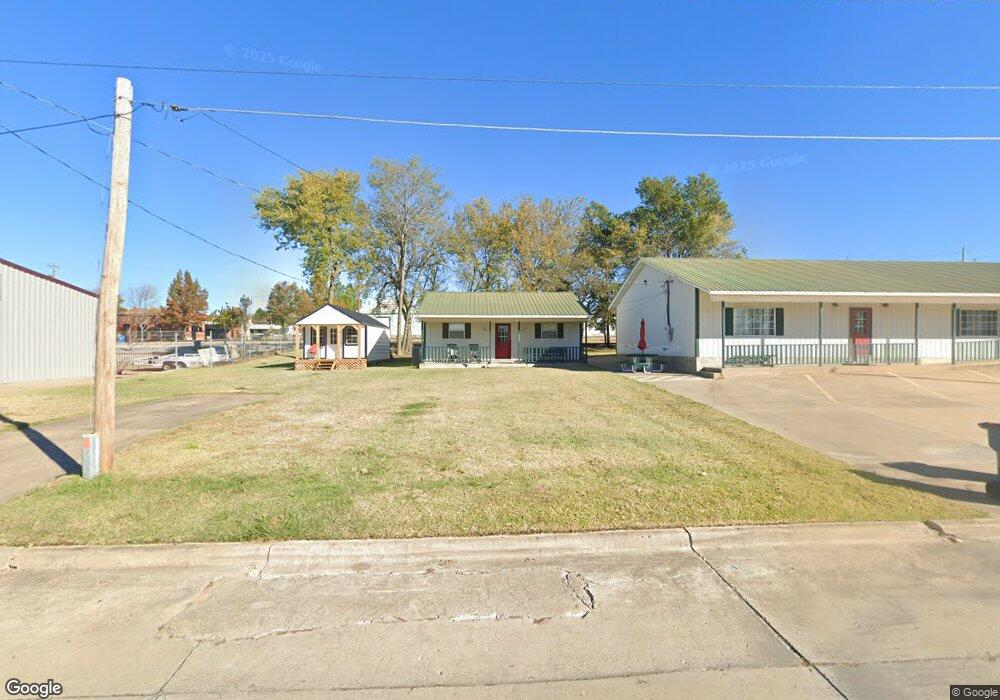 509 E Chickasaw Ave, McAlester, OK 74501 - photo 1
