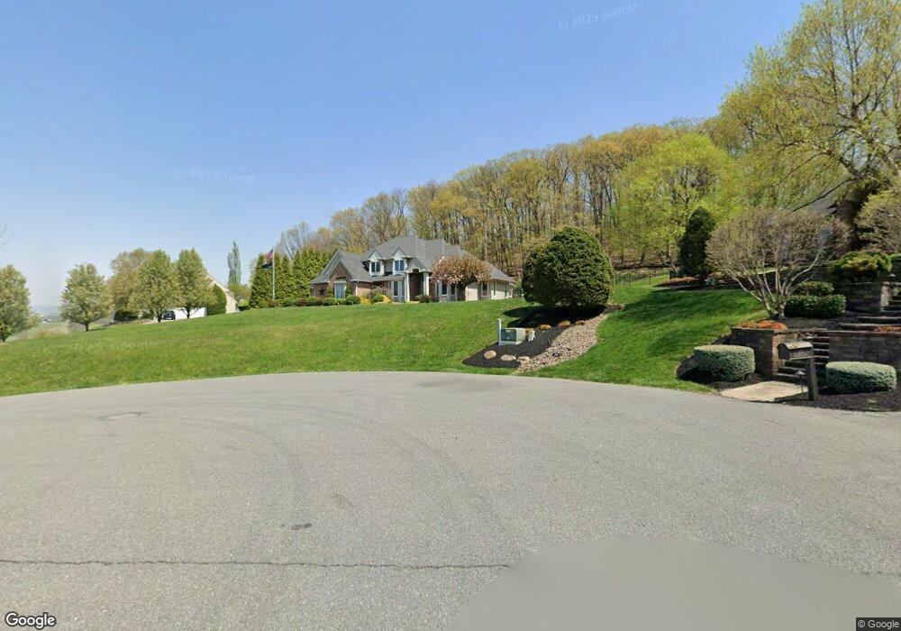 204 Hillview Cir, Leesport, PA 19533 - photo 1