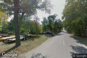 605 W 5th St, Woonsocket, SD 57385