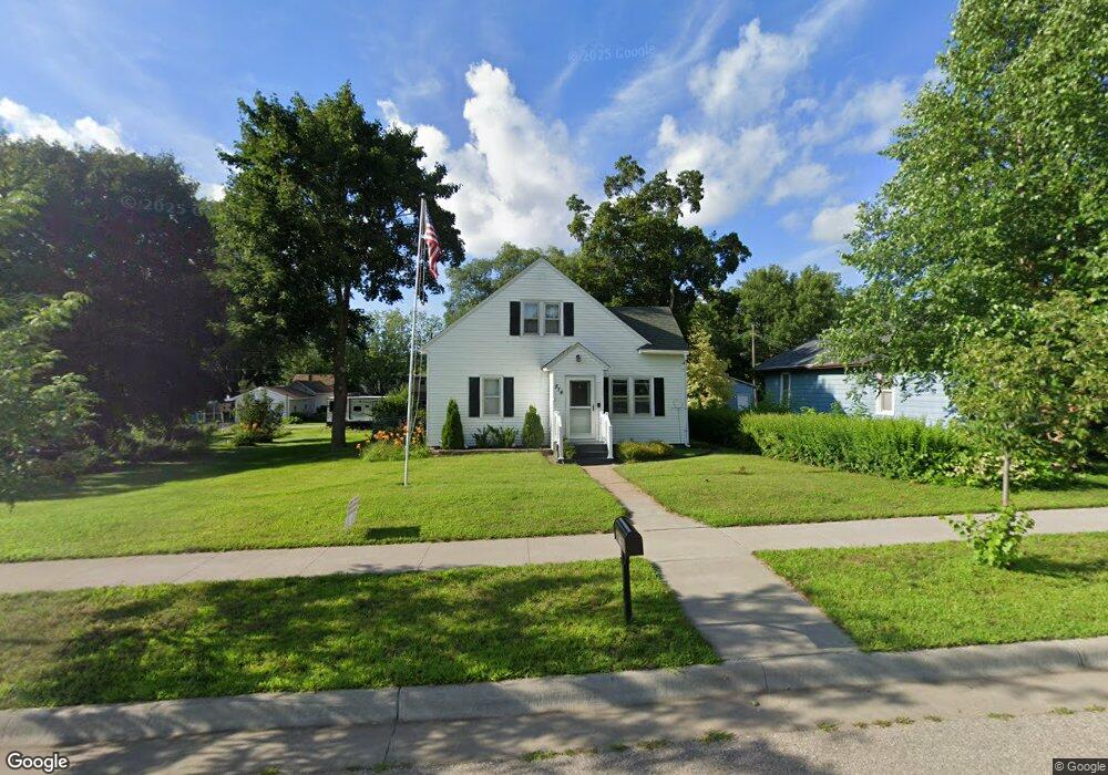 516 S 3rd St, La Crescent, MN 55947 - photo 1