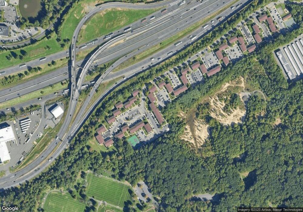 736 Cricket Ln, Woodbridge, NJ 07095 - photo 1