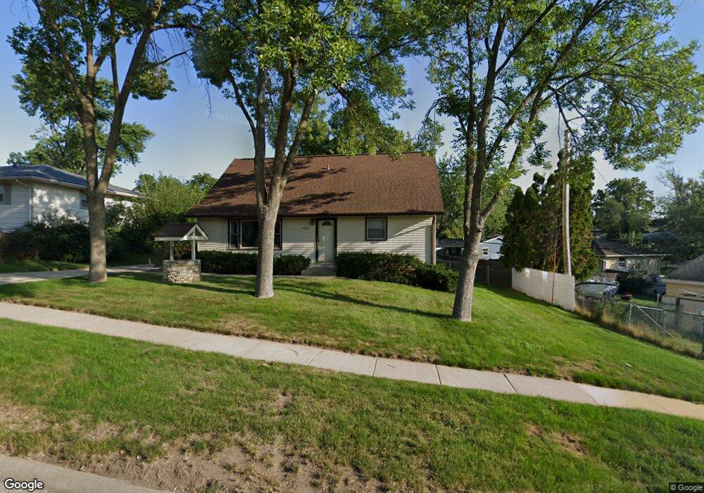 108 Red Wing Rd SW, Cedar Rapids, IA 52404 - photo 1