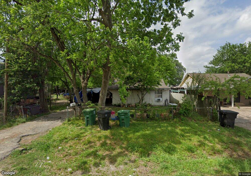 903 Knight St, Houston, TX 77022 - photo 1