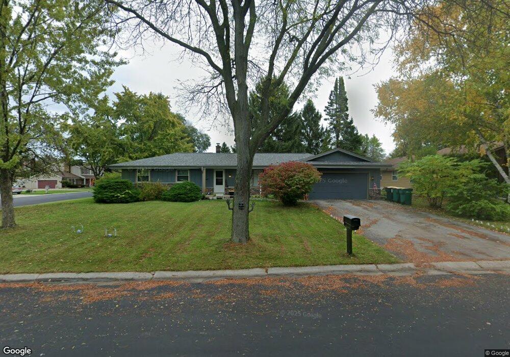 W166N10448 Surrey Dr, Germantown, WI 53022 - photo 1