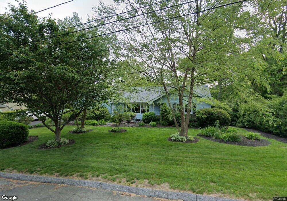 26 Round Hill Rd, Trumbull, CT 06611 - photo 1