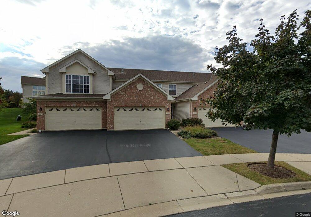 327 Lake Gillilan Way unit 17/4, Algonquin, IL 60102 - photo 1