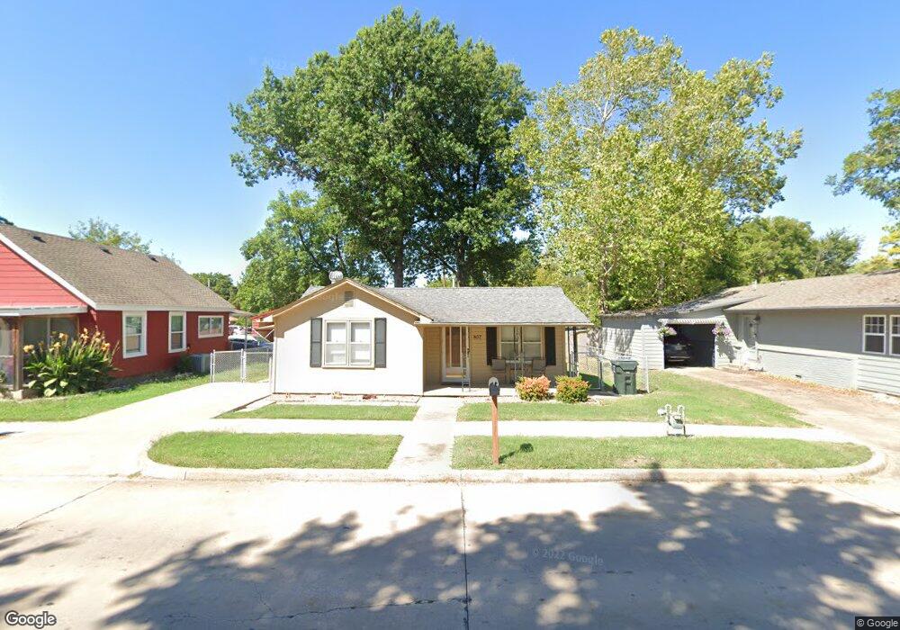 807 N Florence Ave, Claremore, OK 74017 - photo 1