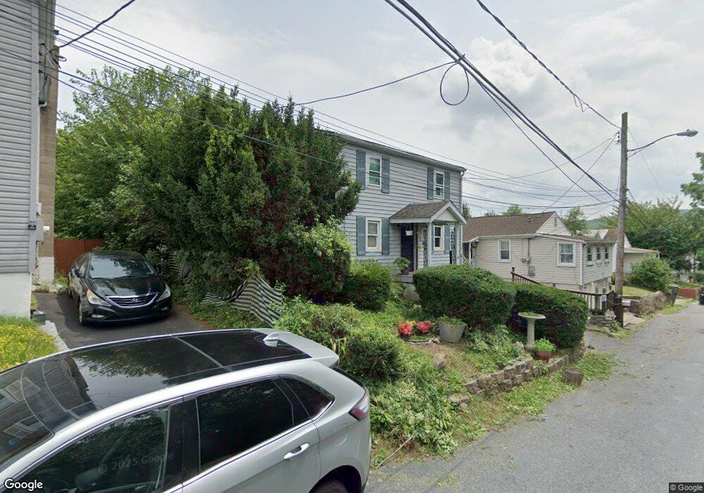 1227 Trapps Ln, Allentown, PA 18103 - photo 1