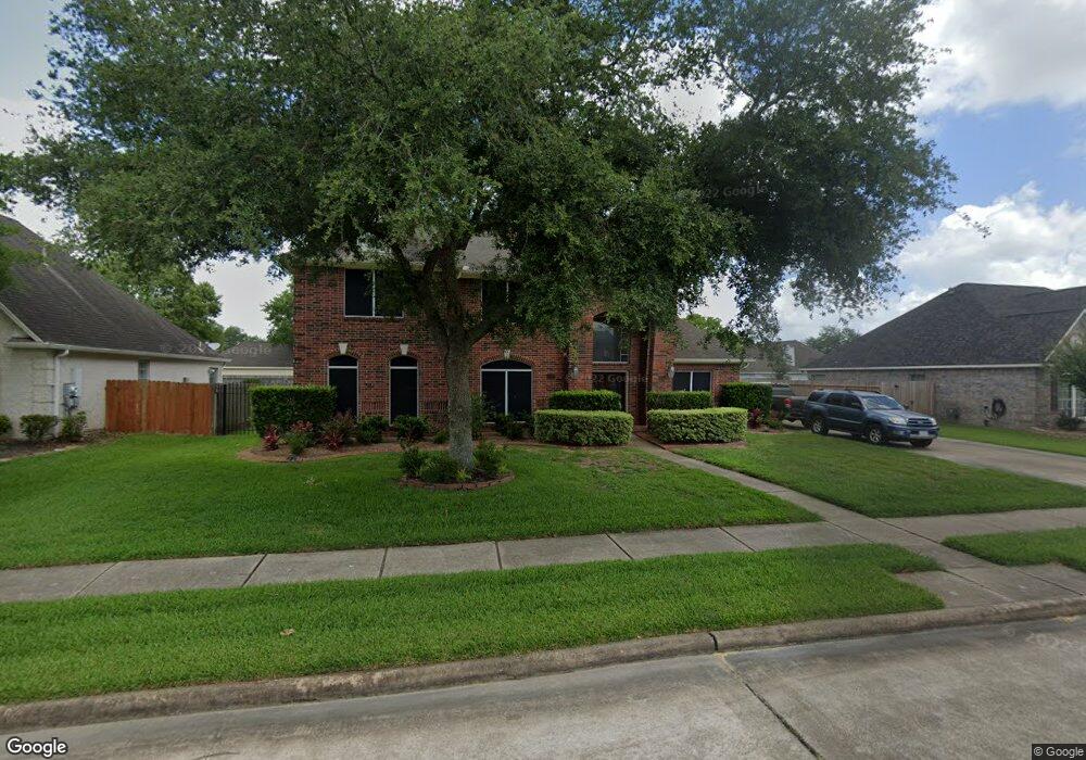 1707 Country Club Dr, Friendswood, TX 77546 - photo 1