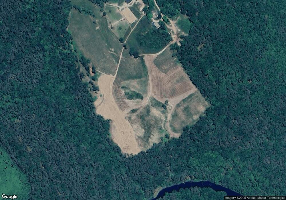 59 Sweatt Rd, Pittsfield, NH 03263 - photo 1