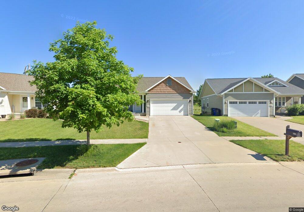 2152 Sugar Creek Dr NW, Cedar Rapids, IA 52405 - photo 1