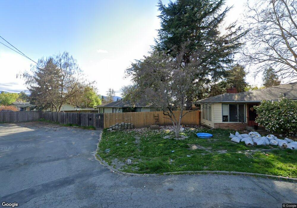 823 NE Clyde Place, Grants Pass, OR 97526 - photo 1