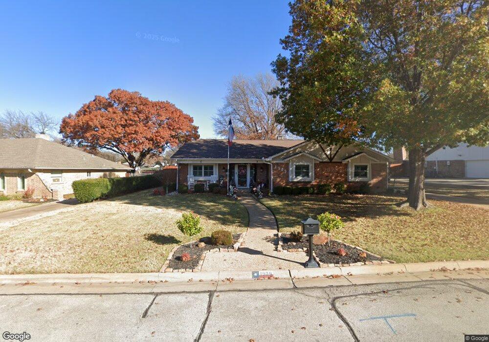 1909 Lincolnshire Dr, Bedford, TX 76021 - photo 1