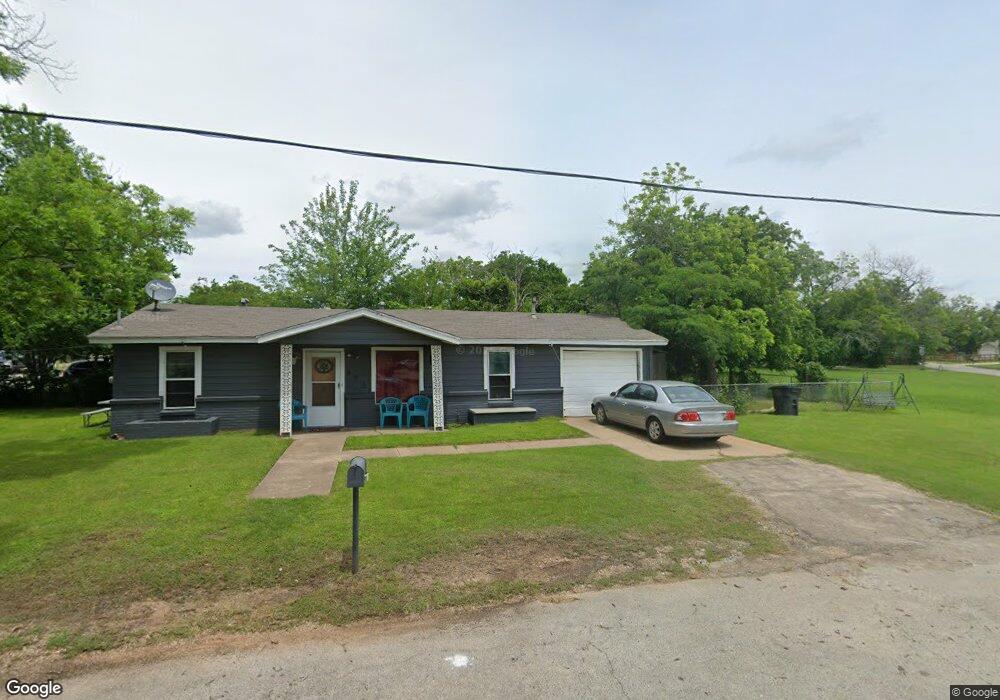 401 Park St, Cleburne, TX 76031 - photo 1