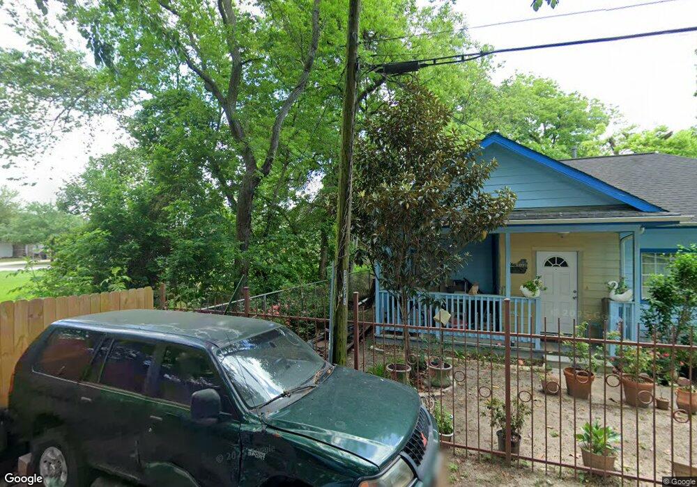 8806 W Native Ln, Houston, TX 77022 - photo 1