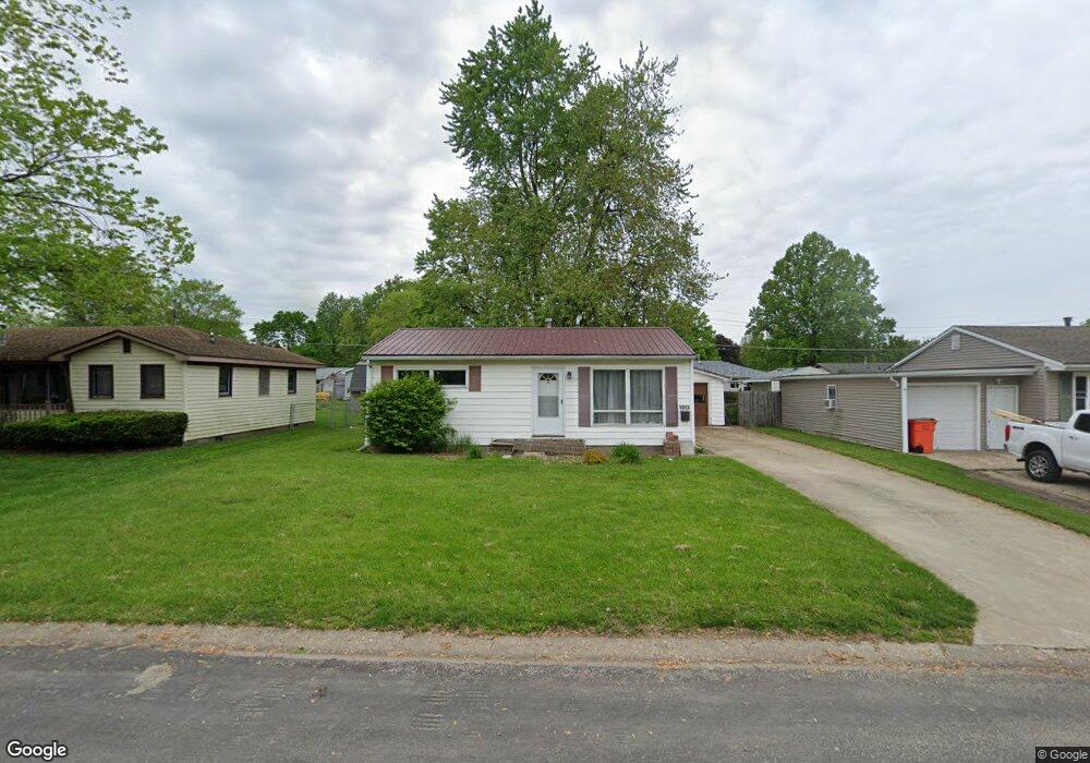 1013 N 28th St, Mattoon, IL 61938 - photo 1