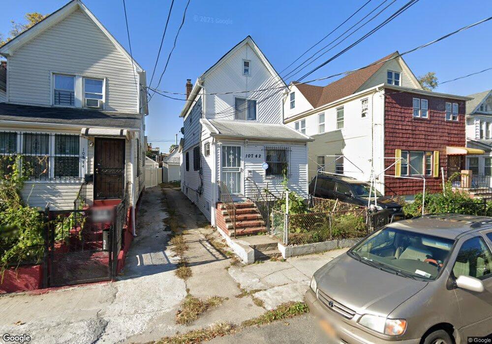 10742 164th St, Jamaica, NY 11433 - photo 1