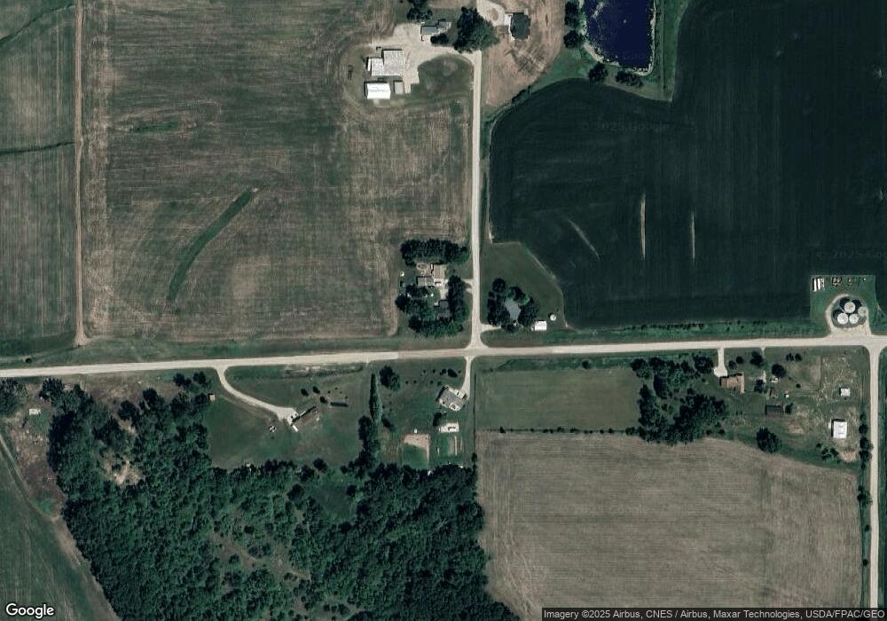 4777 Maple St, Newton, IA 50208 - photo 1