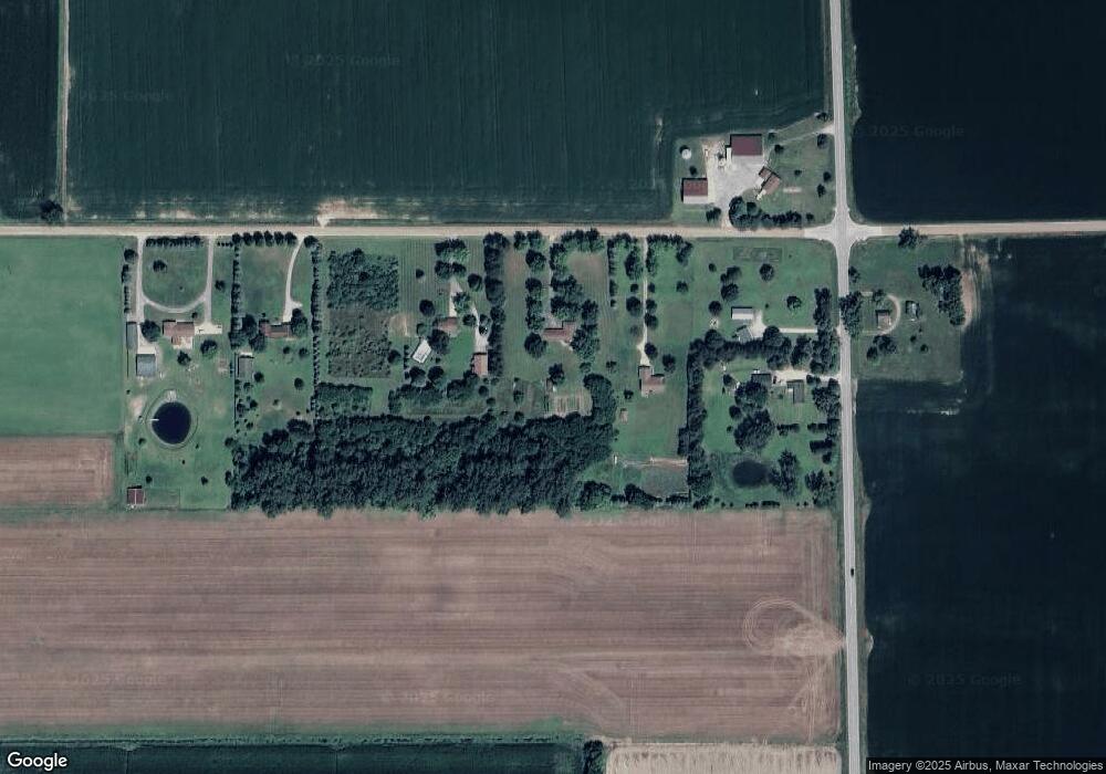 2908 N Ridge Rd unit E, Chesaning, MI 48616 - photo 1